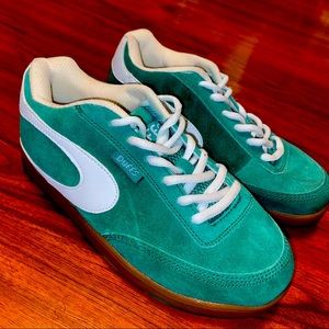 VINTAGE DuFFs Hurricane Sneaker Size 3 Green HTF Rare #rr4829